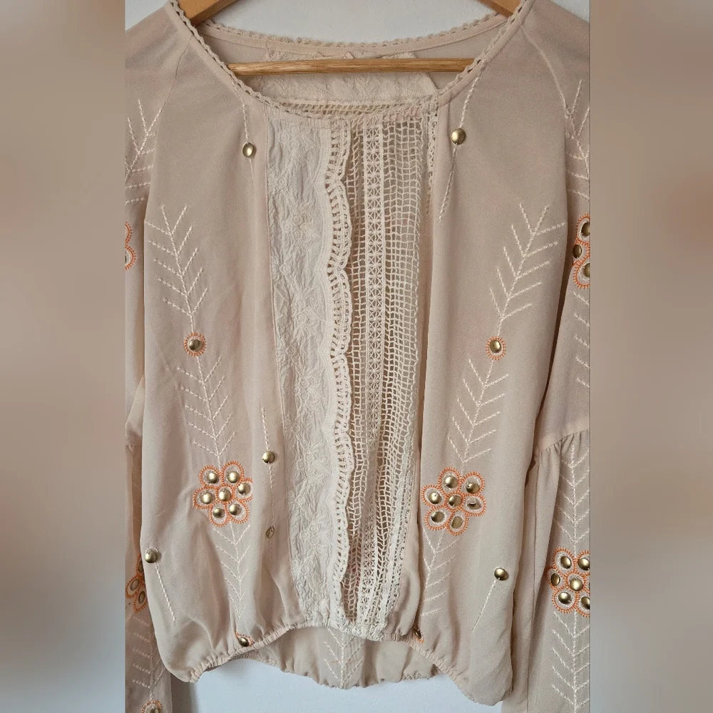 Journey Top in CreamThe Allflower Creative